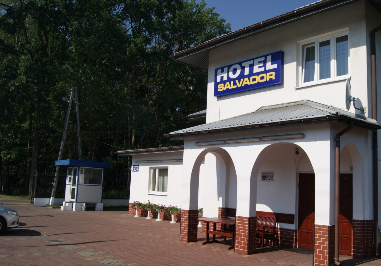 Hotel Salvador Marki Exteriör bild